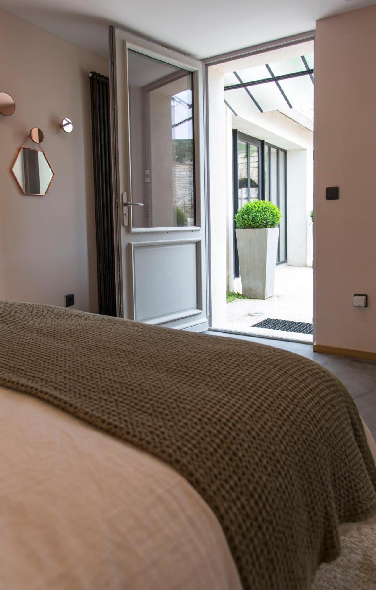 Le Presbytere De Thiverval Kültér fotó