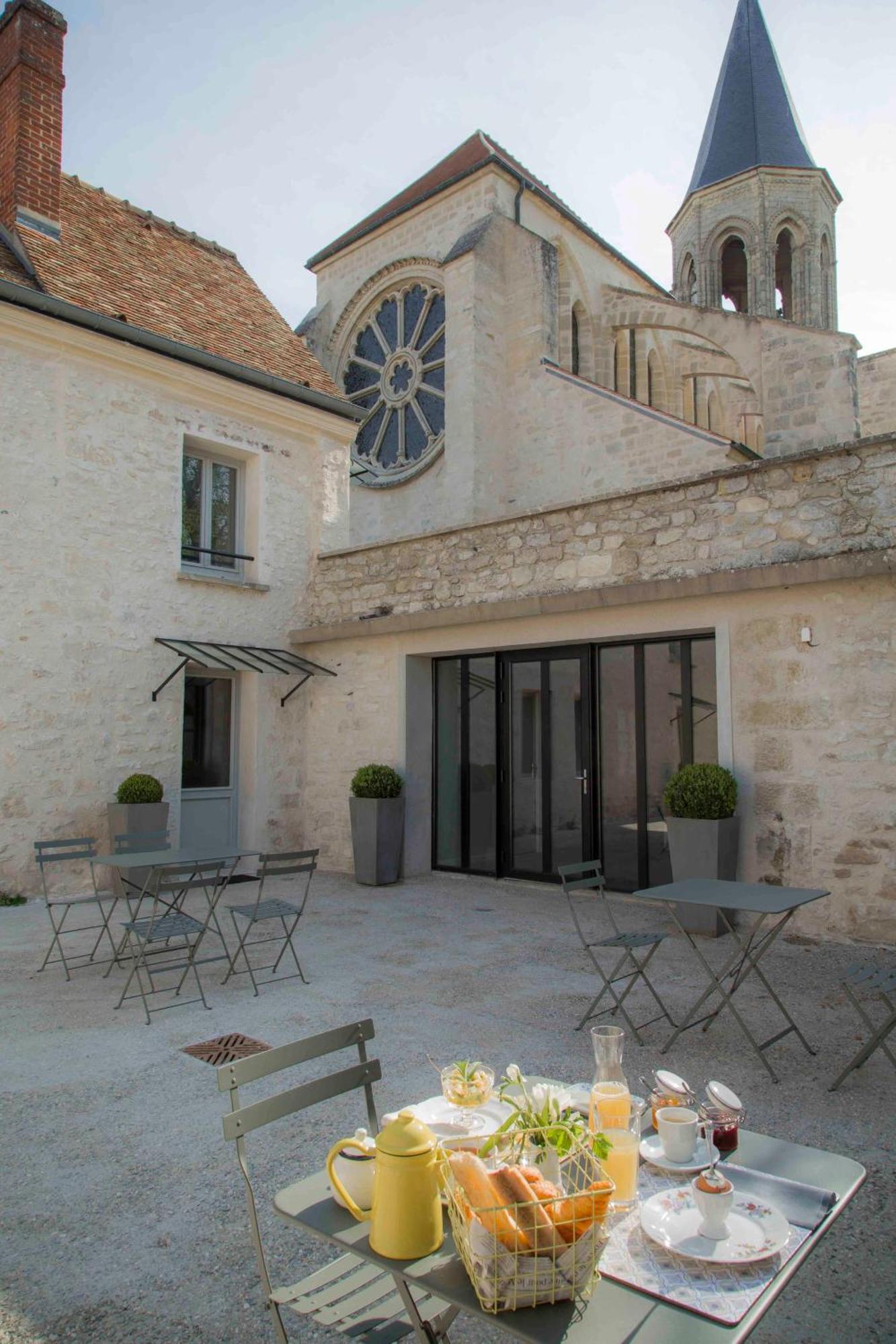 Le Presbytere De Thiverval Kültér fotó