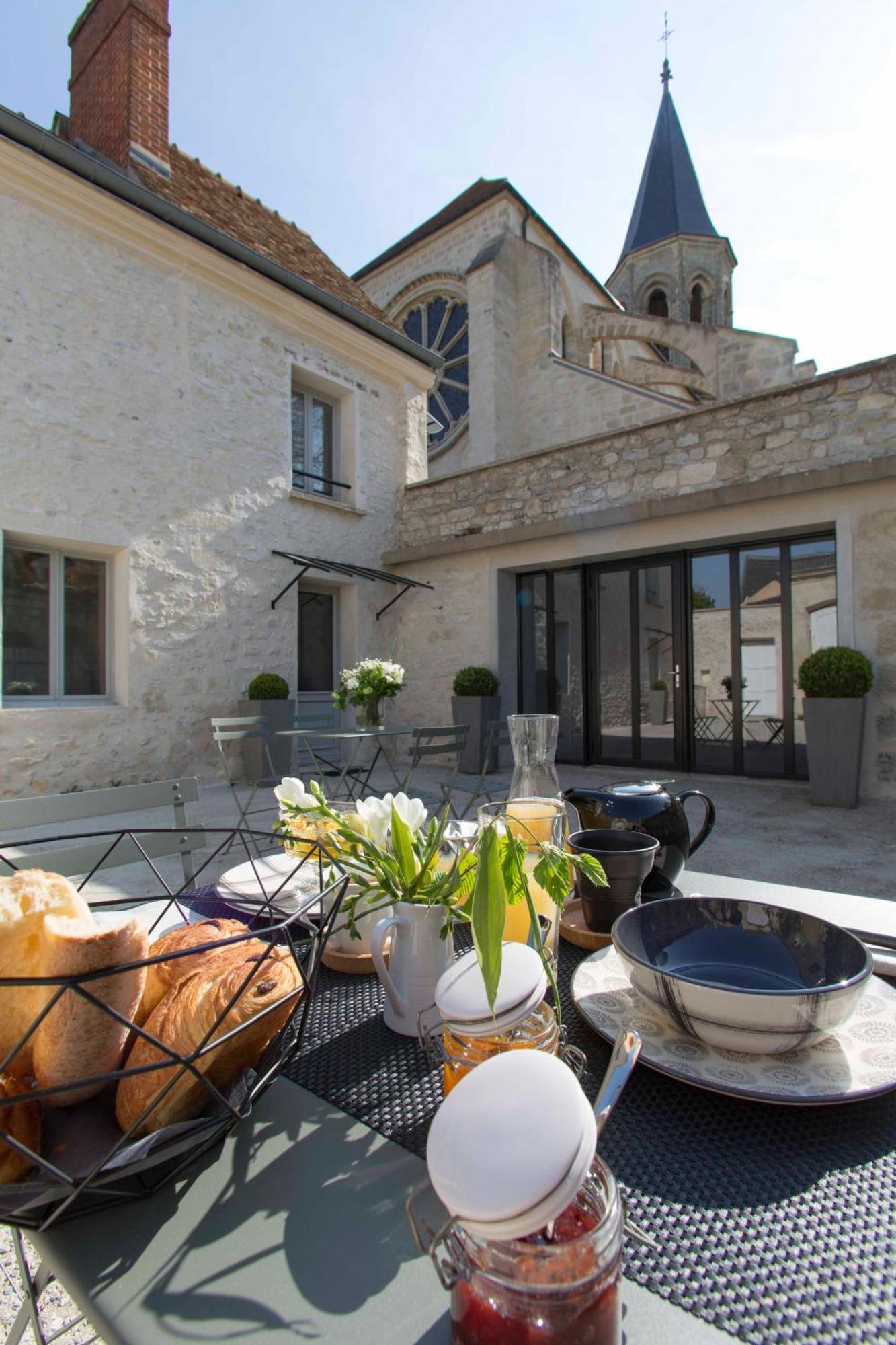 Le Presbytere De Thiverval Kültér fotó